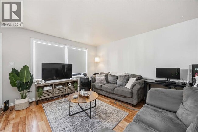Building Photo - 205 FANE St