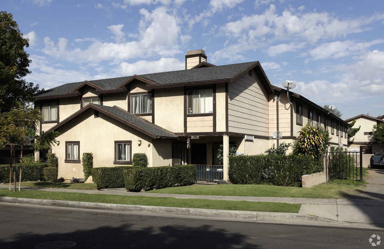 Building Photo - 141 W Olive Ave