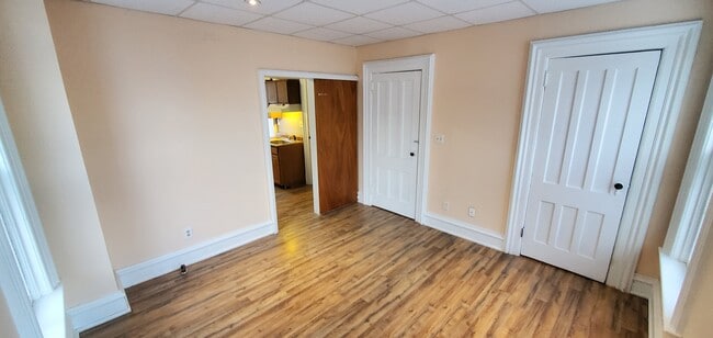 Building Photo - 166 Main St