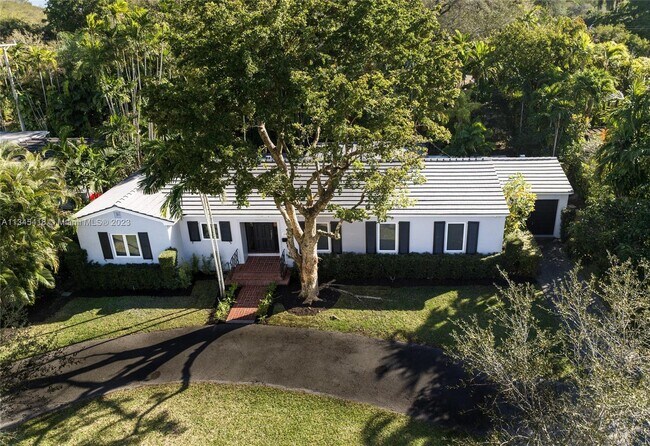 Foto del edificio - 1350 Mendavia Ave