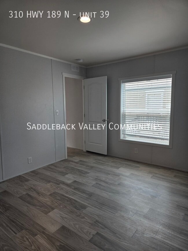 Building Photo - 310 HWY 189