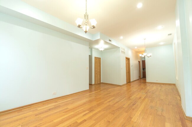 Building Photo - 1245 N Cleaver St