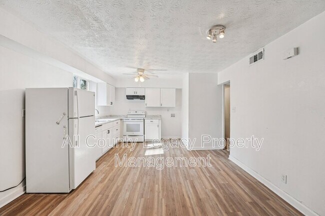 Foto del edificio - 4902 Valley Dale Ct SW