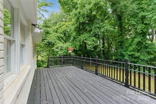 Foto del edificio - 7016 Wannamaker Ln