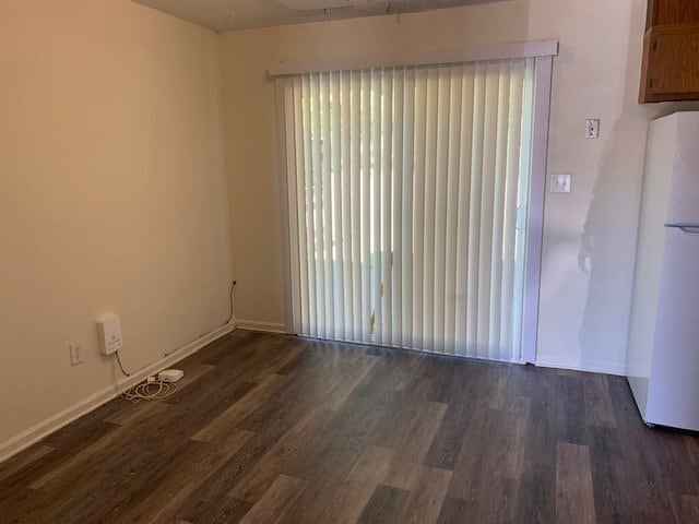 Building Photo - "Charming 2-Bedroom Retreat with 2.5 Baths...