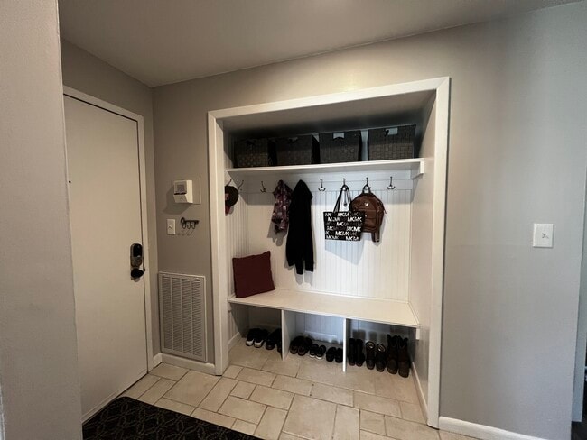 Foto del edificio - 8 Southcreek Ct