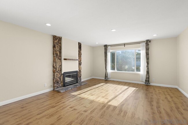 Building Photo - 802 Appleridge Dr