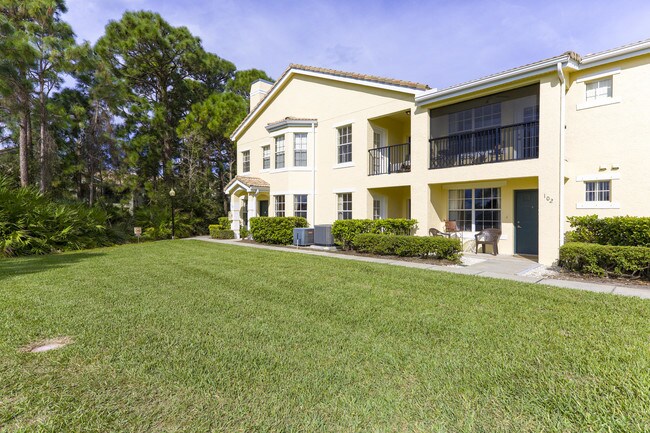 Building Photo - 114 SW Peacock Blvd