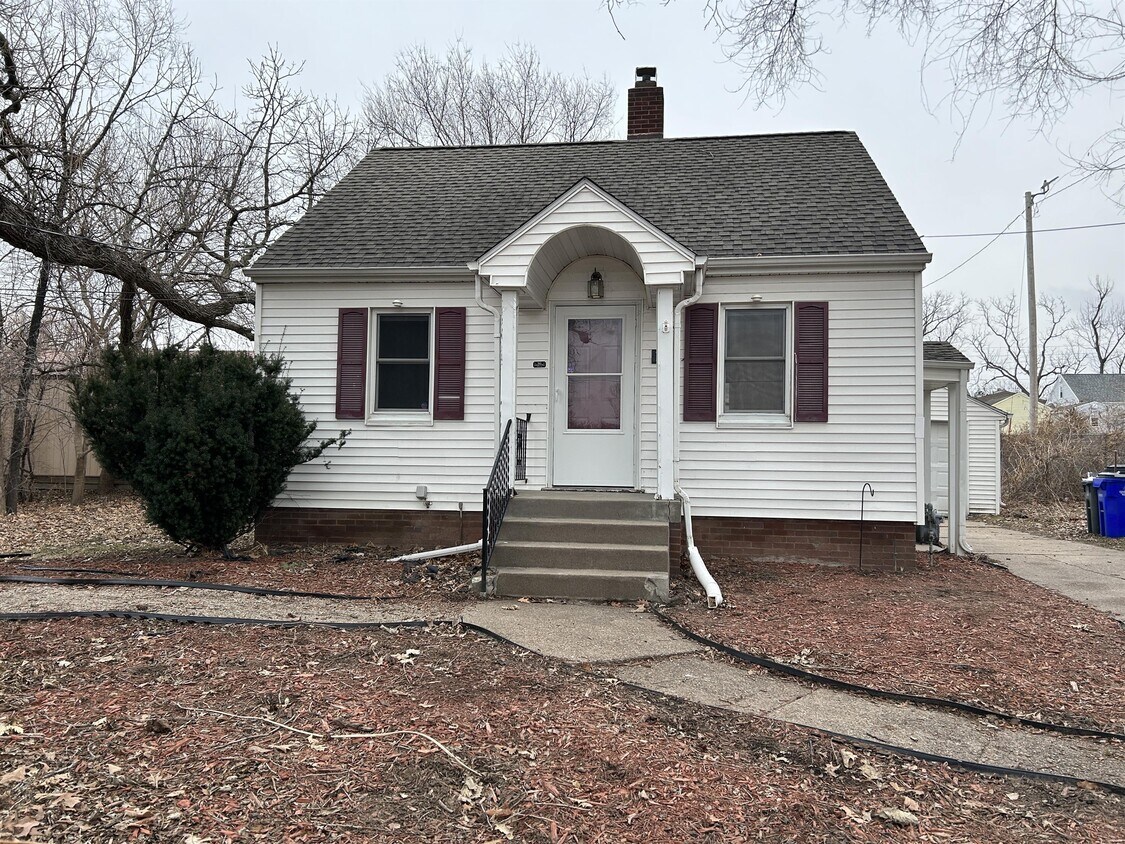 1340 L Ave NE, Cedar Rapids, IA 52402 House Rental in Cedar Rapids