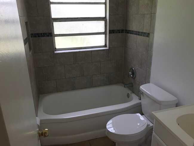 Building Photo - 4836 Turnbull Dr