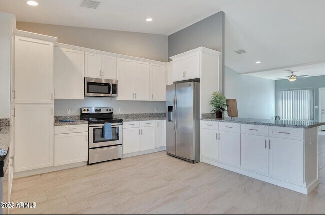 Foto del edificio - 10032 N 8th Ave