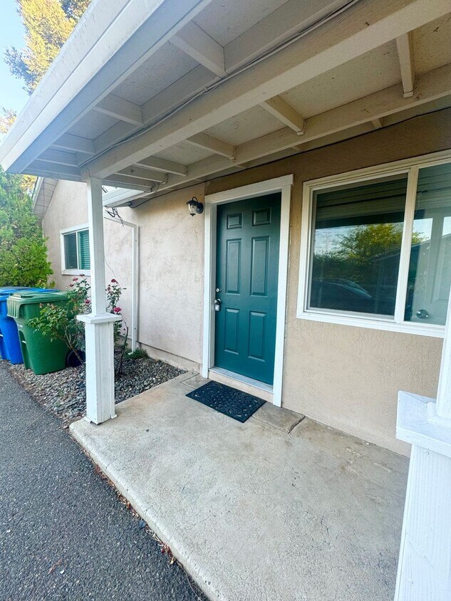 Foto principal - Spacious 3 Bedroom!