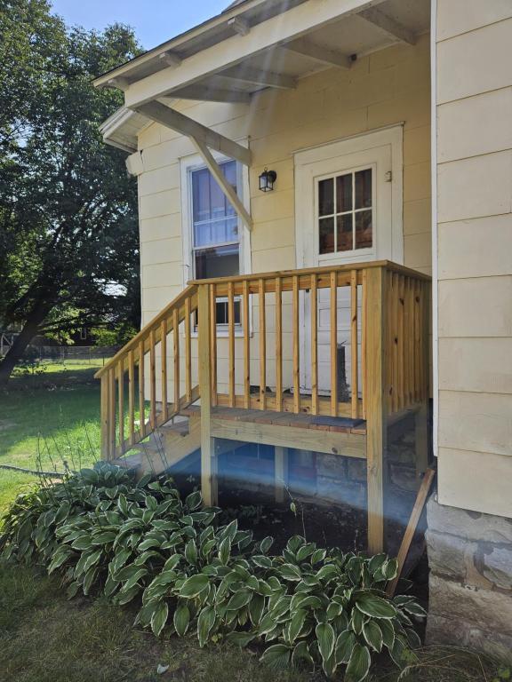 Primary Photo - 212 State St