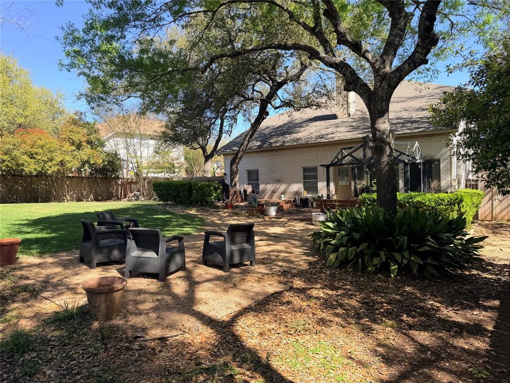 Building Photo - 9401 Caracas Dr