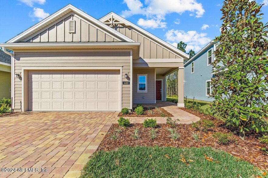 Foto principal - 689 Lake Sinclair St