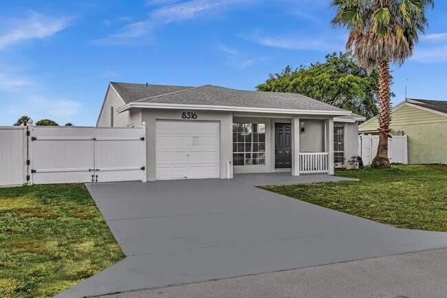 Foto del edificio - 8316 Huntsman Pl