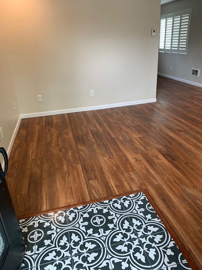 Building Photo - 1241 Mitchell St