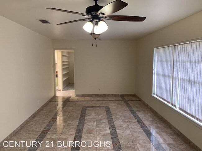 Building Photo - 3 br, 2 bath House - 3130 Manila Dr