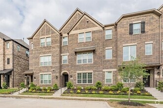 Building Photo - 4201 Shavano Dr