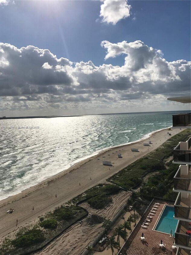 Primary Photo - 6039 Collins Ave