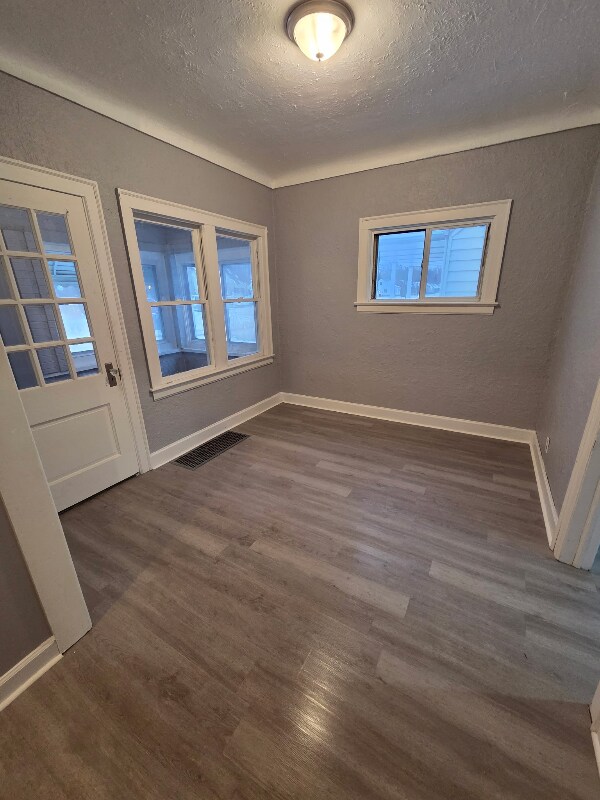 Foto del edificio - 624 Waldman Ave