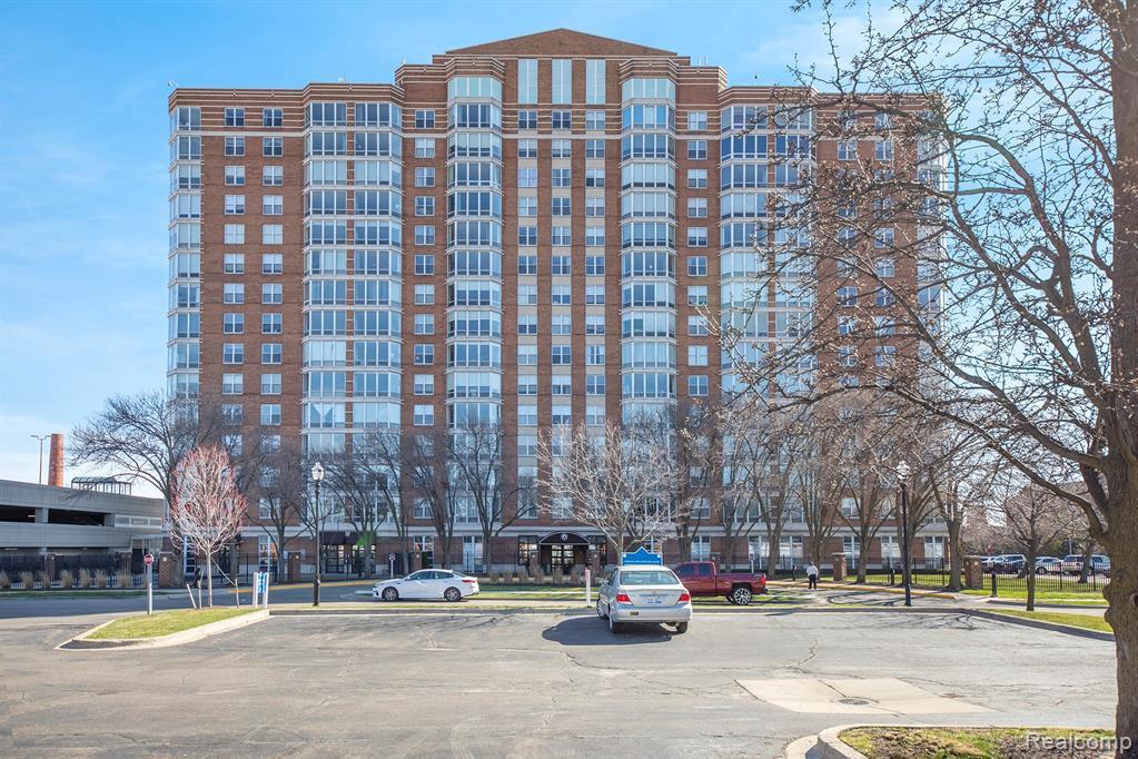 Primary Photo - 250 E Harbortown Dr