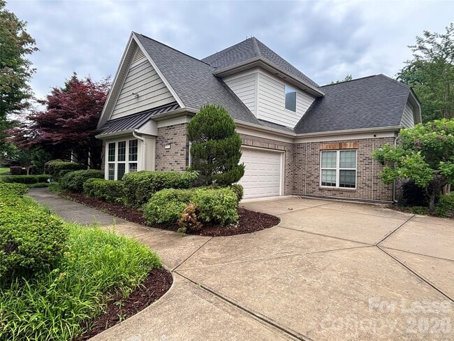 Building Photo - 8811 Tamarron Dr