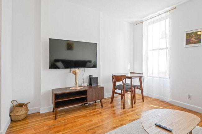 Foto del edificio - 837 2nd Ave