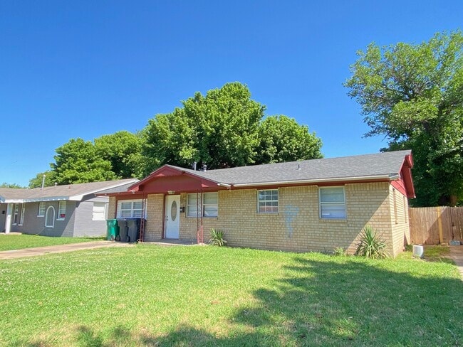 Building Photo - 3309 SW 19th St