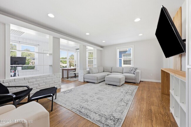 Foto del edificio - 2749 Hendricks Ave