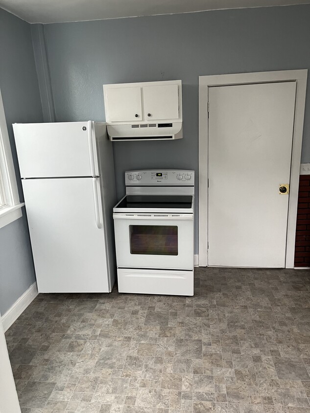 Kitchen - 527 W Main St