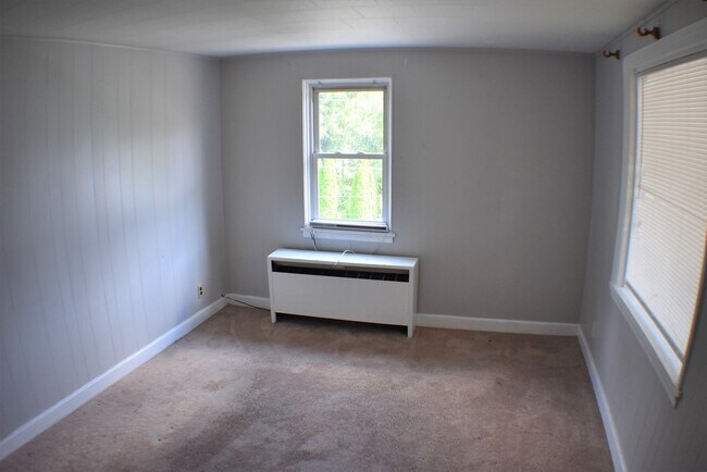 Building Photo - Apartment