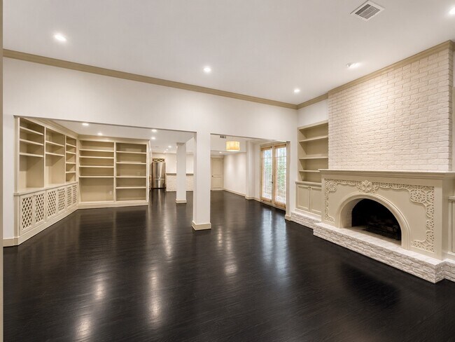 Building Photo - 5911 Winsome Ln