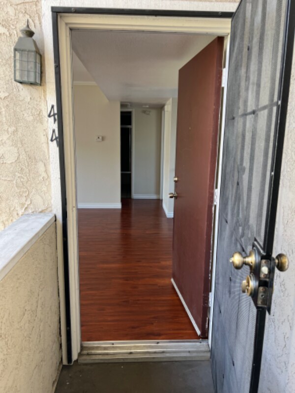 Primary Photo - 8552 Belmont St