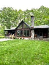 Building Photo - 39 Woodland Rd