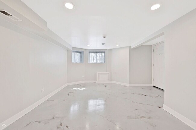 Foto del edificio - 7314 S King Dr
