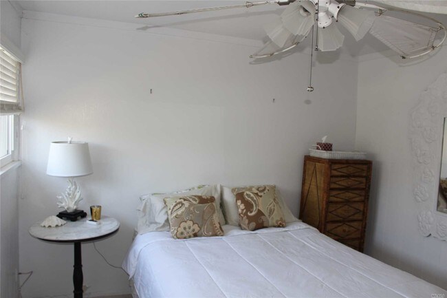Building Photo - 539 Dune Rd