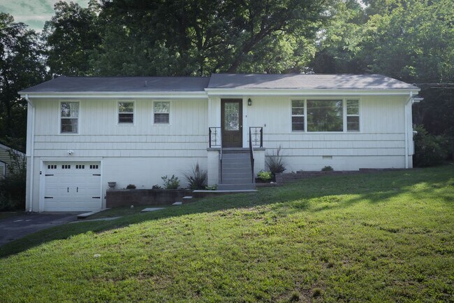 Building Photo - 3703 Chula Vista Dr