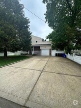Building Photo - 158 Farmers Ave