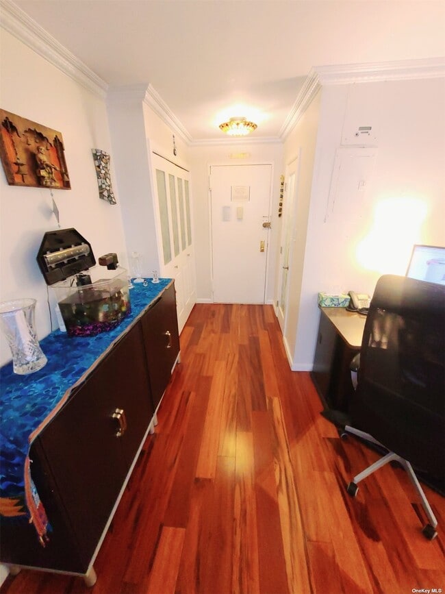 11817 Union Tpke Un Unit 12K, Queens, NY 11375 Room for Rent in