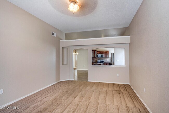 Building Photo - 14283 Desert Point Dr