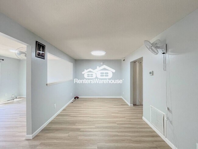 Building Photo - 5031 Clairmont Ct