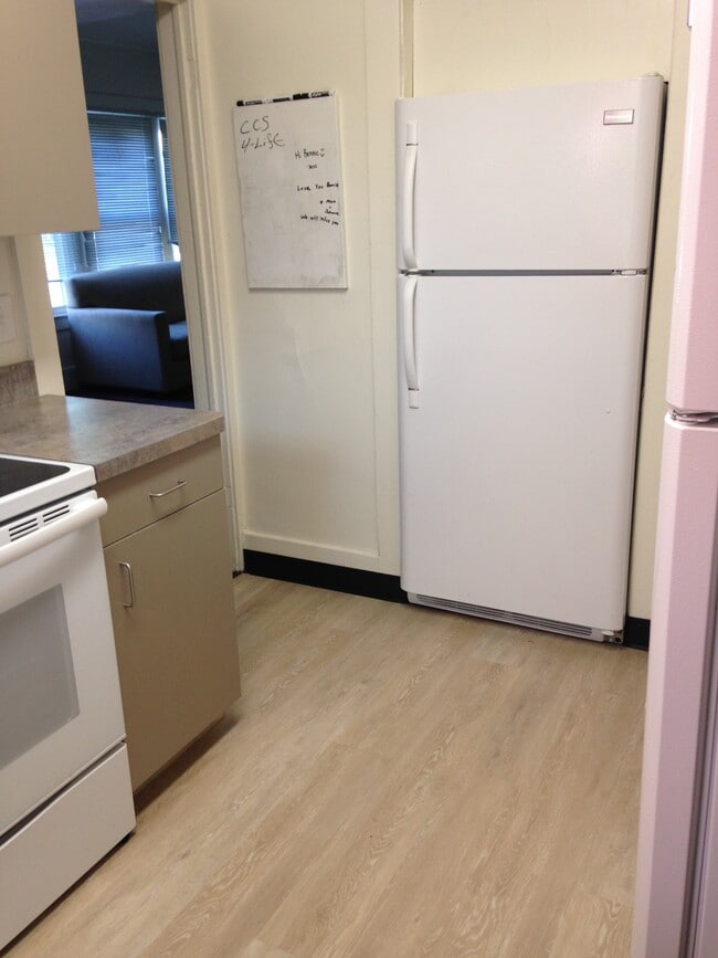 Building Photo - 1318 Wilmot St