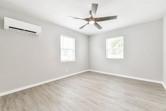 Building Photo - 812 38th St Building Photo - 812 38th St