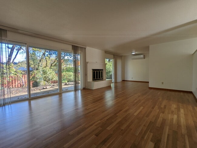 Building Photo - Great 3-Bedroom, 1.5-Bath Home In South Eugene!