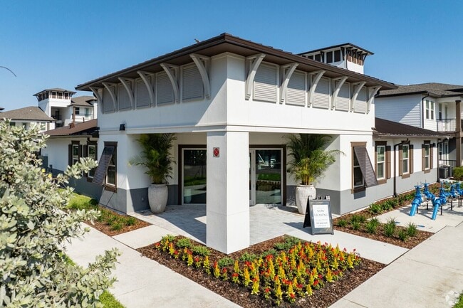 Interior Photo - Everest Largo Apartments
