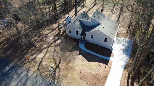 Foto del edificio - 5825 Stonehaven Dr NW