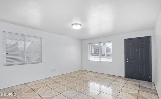 Foto del edificio - 5711 N 35th Ave