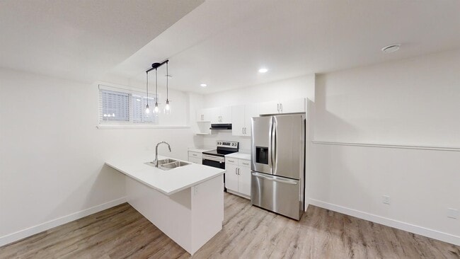 Building Photo - 13313-133105 105 St