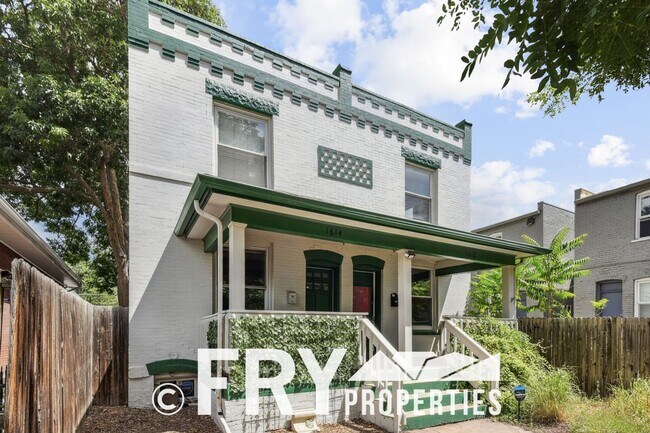 Foto del edificio - Classic Home in City Park West